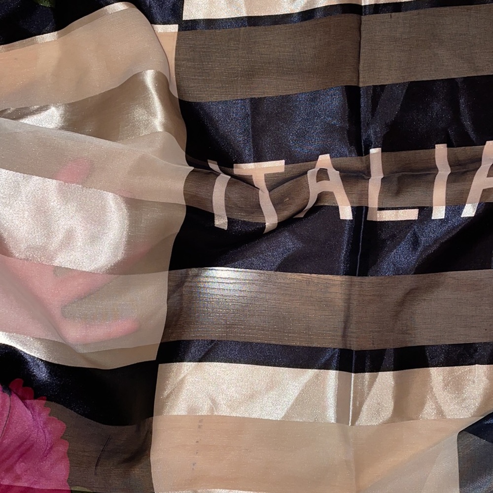 Italia Wrap Scarf - Picture 2 of 4